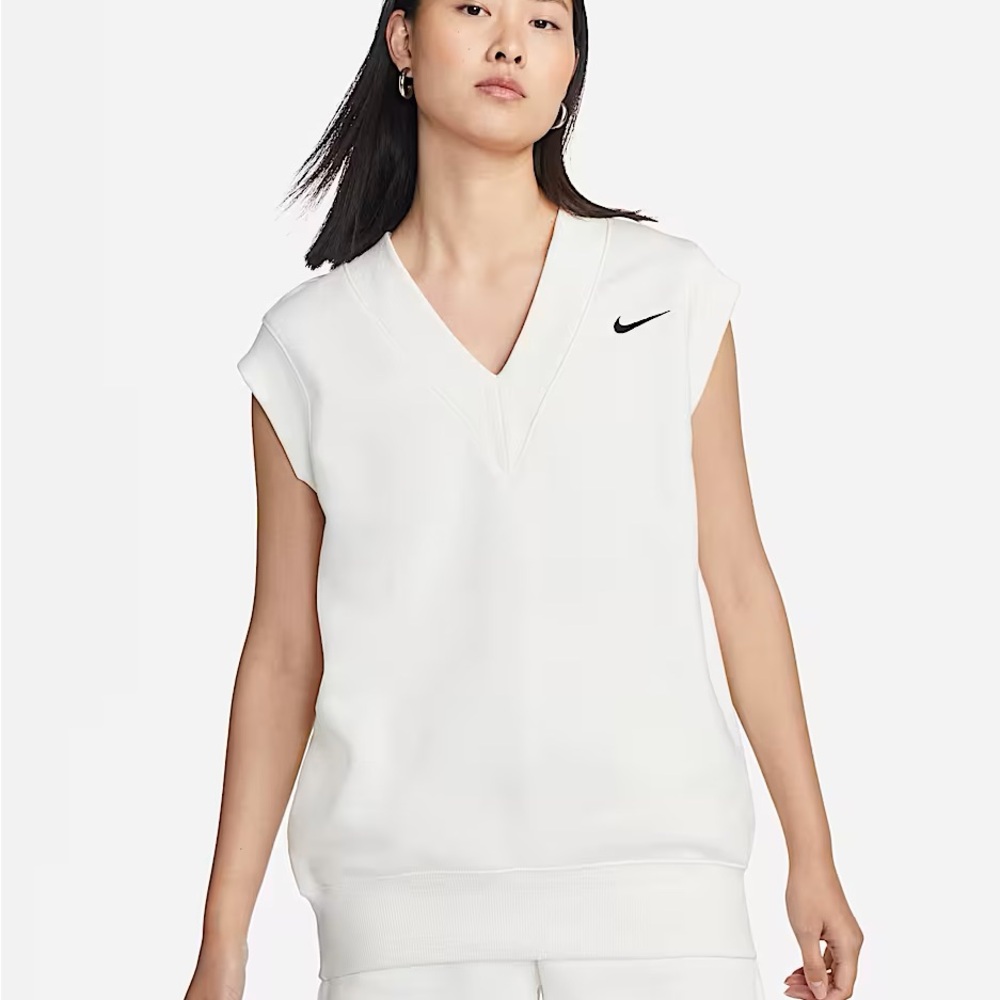 Nike Sportswear Phoenix Fleece
Women's Oversized Gilet / Vest SIZE SMALL NWT 🔥
